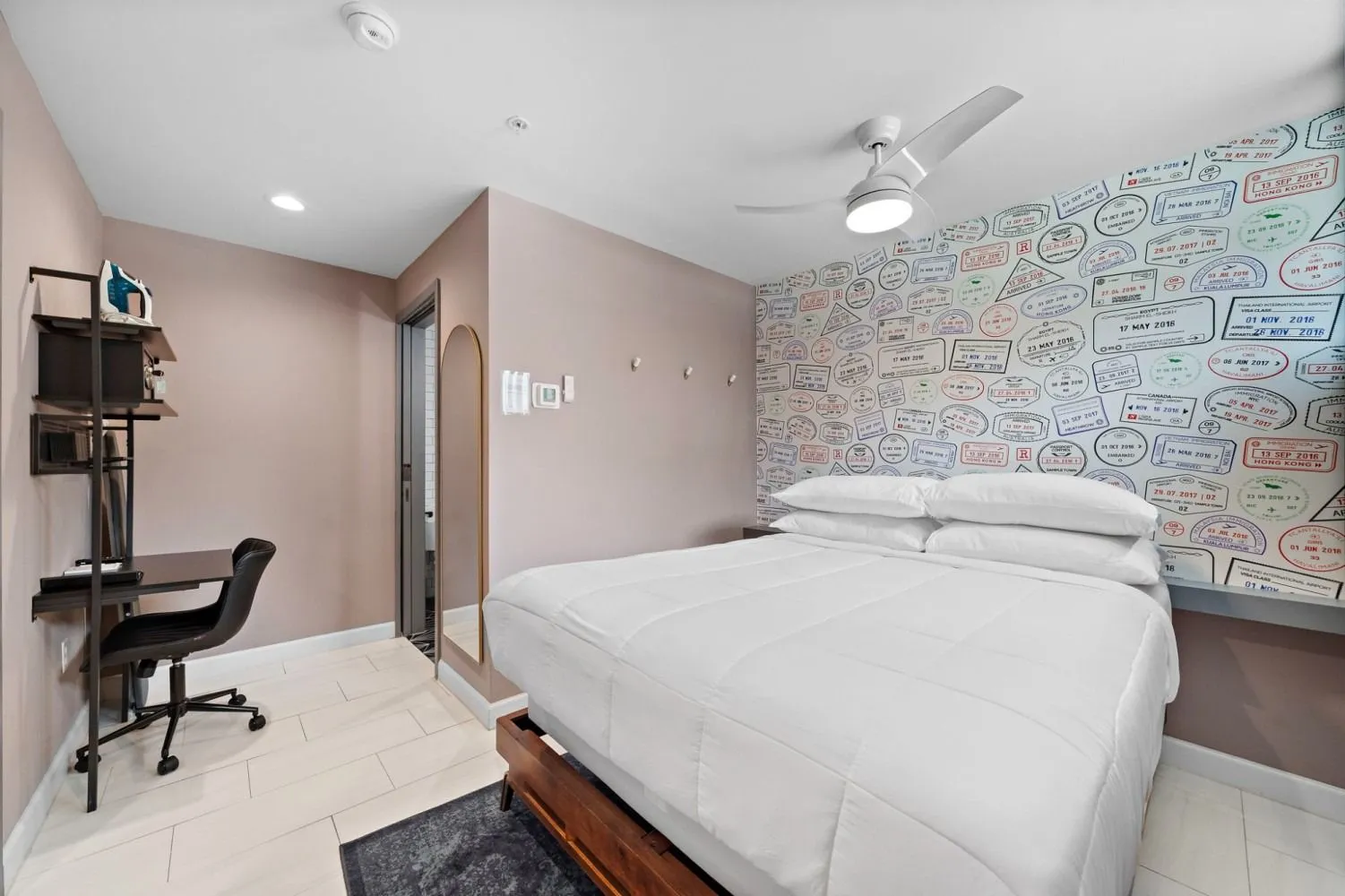 Wander Room Suite